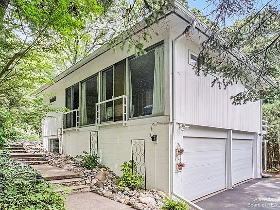 2nd image of 3099 Overridge Dr
