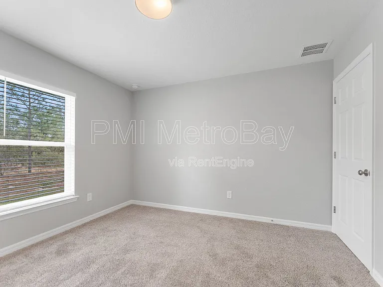 9461 N Sandree Dr — Photo 36