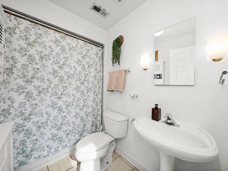 1434 N Bosworth Ave — Photo 17