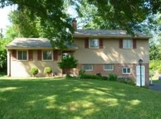 2557 S Parkview Dr, Norristown, PA 19403