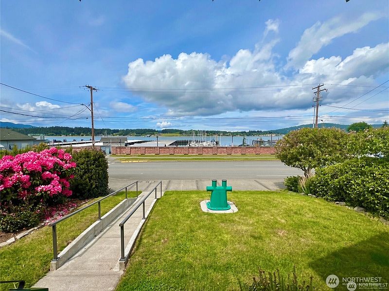 3rd image of 1517 6th Street