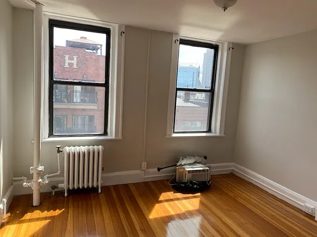 220 Hanover St #15 — Photo 15