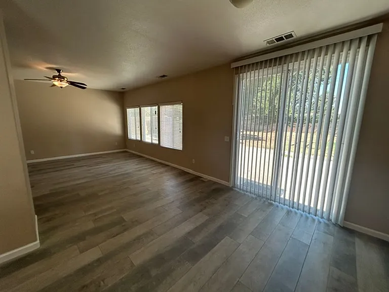 814 W James Ct — Photo 9
