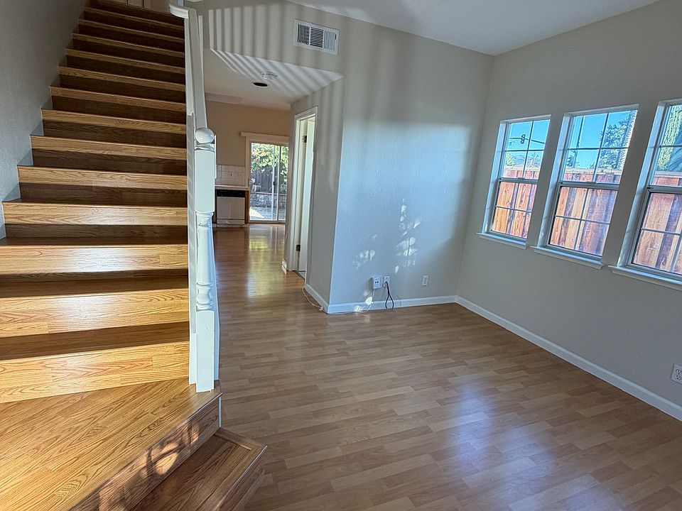 Living room from the entrance