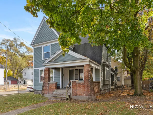 1032 Thomas St SE, Grand Rapids, MI 49506