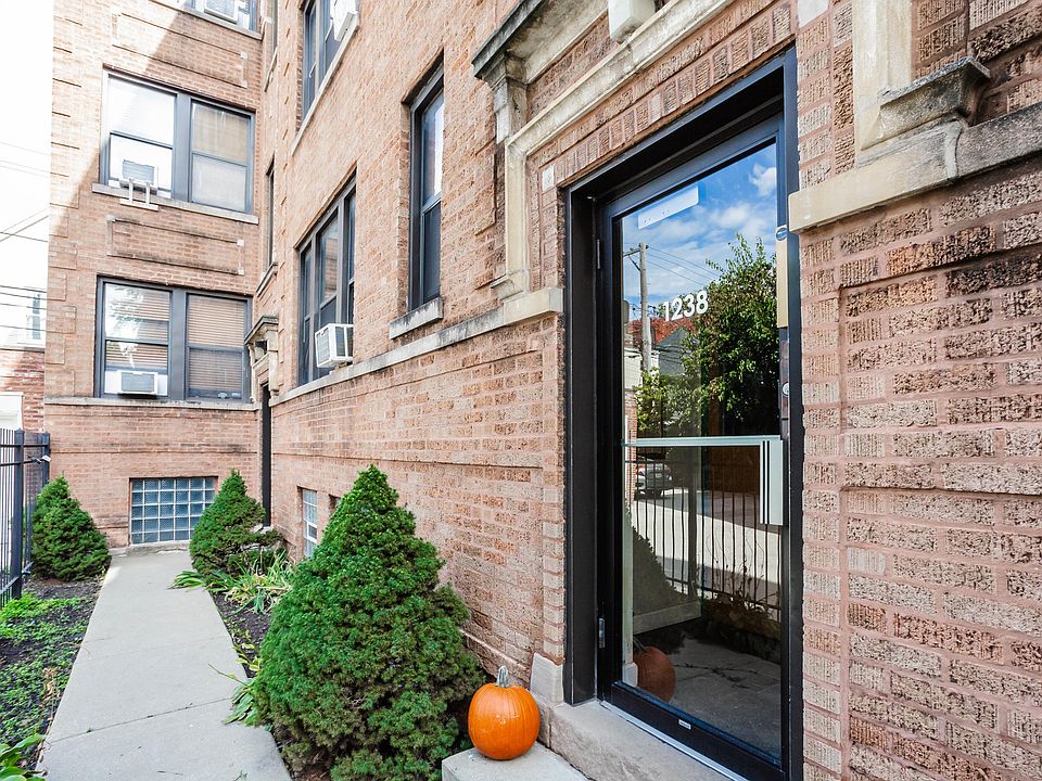1st image of 1238 W Carmen Ave APT 1N