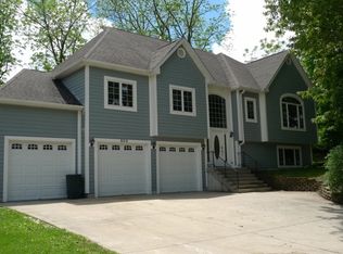 809 Regner Rd, McHenry, IL 60050