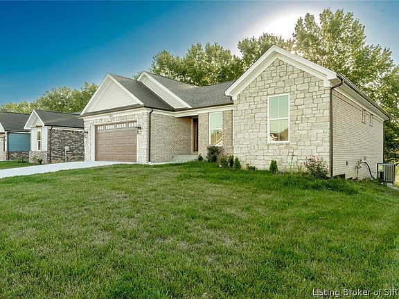 3rd image of 2426 Ridgewood Court (Lot 917)