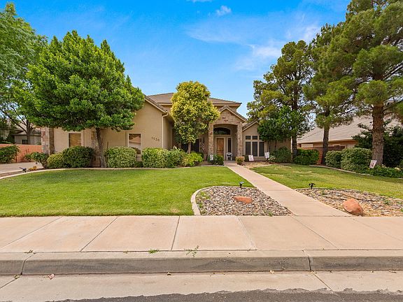 3rd image of 1530 S Southern Trails Cir