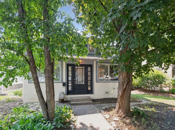 35 Center St, Excelsior, MN 55331