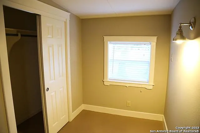 208 S Winston Ln — Photo 17
