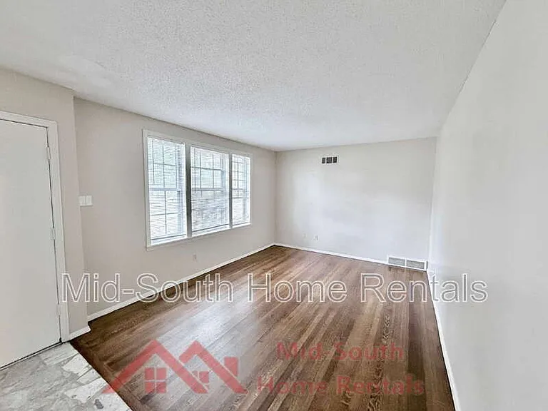 3856 Warrington Cv — Photo 4