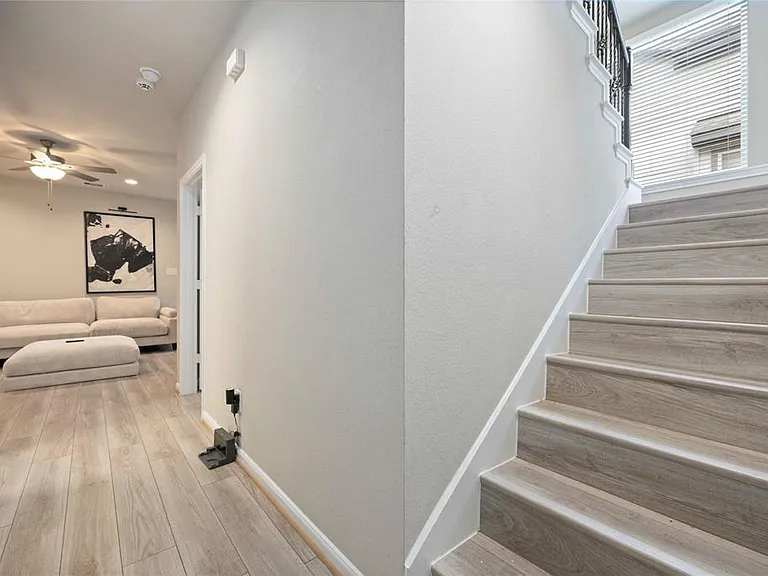 2539 Terrace Point Dr — Photo 18