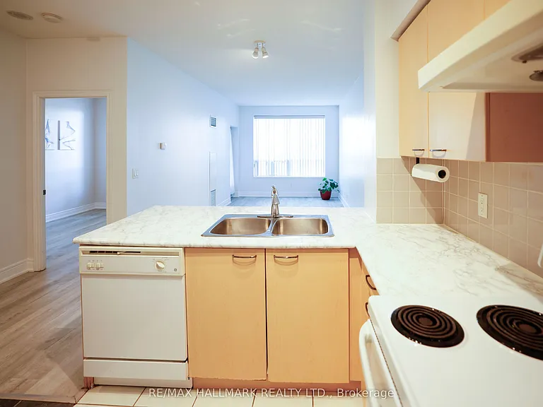 62 Suncrest Blvd #112 — Photo 4