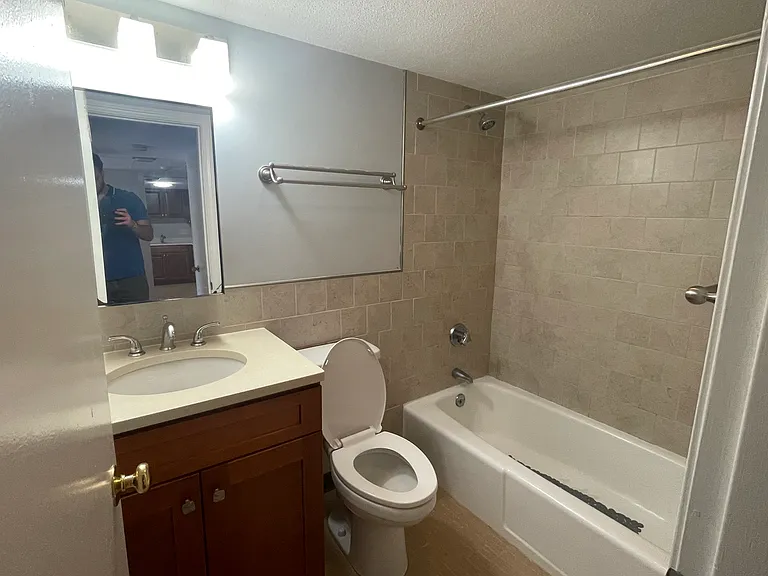 530 Vfw Pkwy #203 — Photo 9