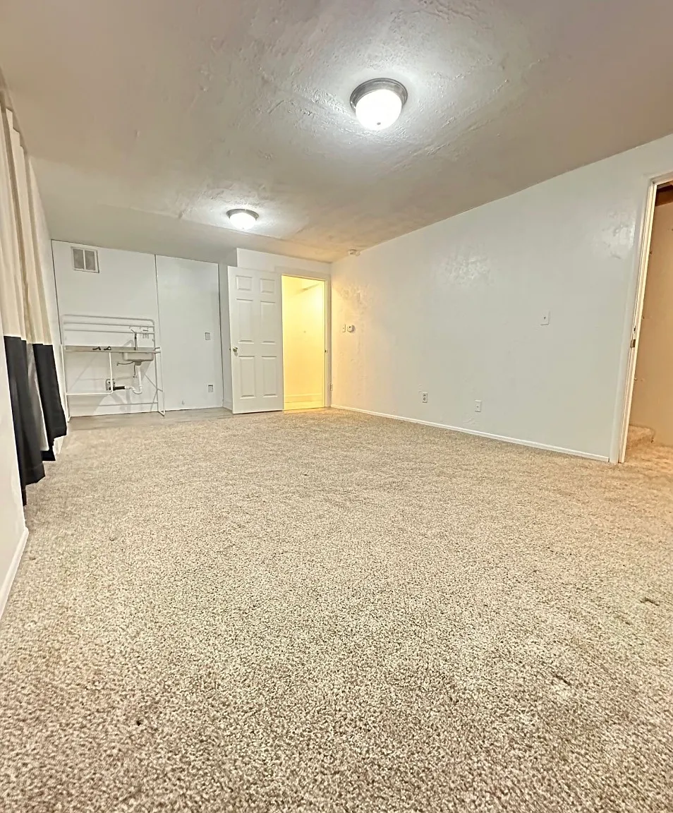 1880 W 11800 S — Photo 3