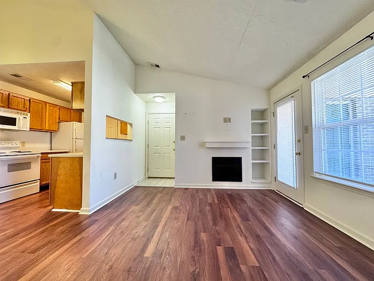 Forest Creek Apartments — Photo 4