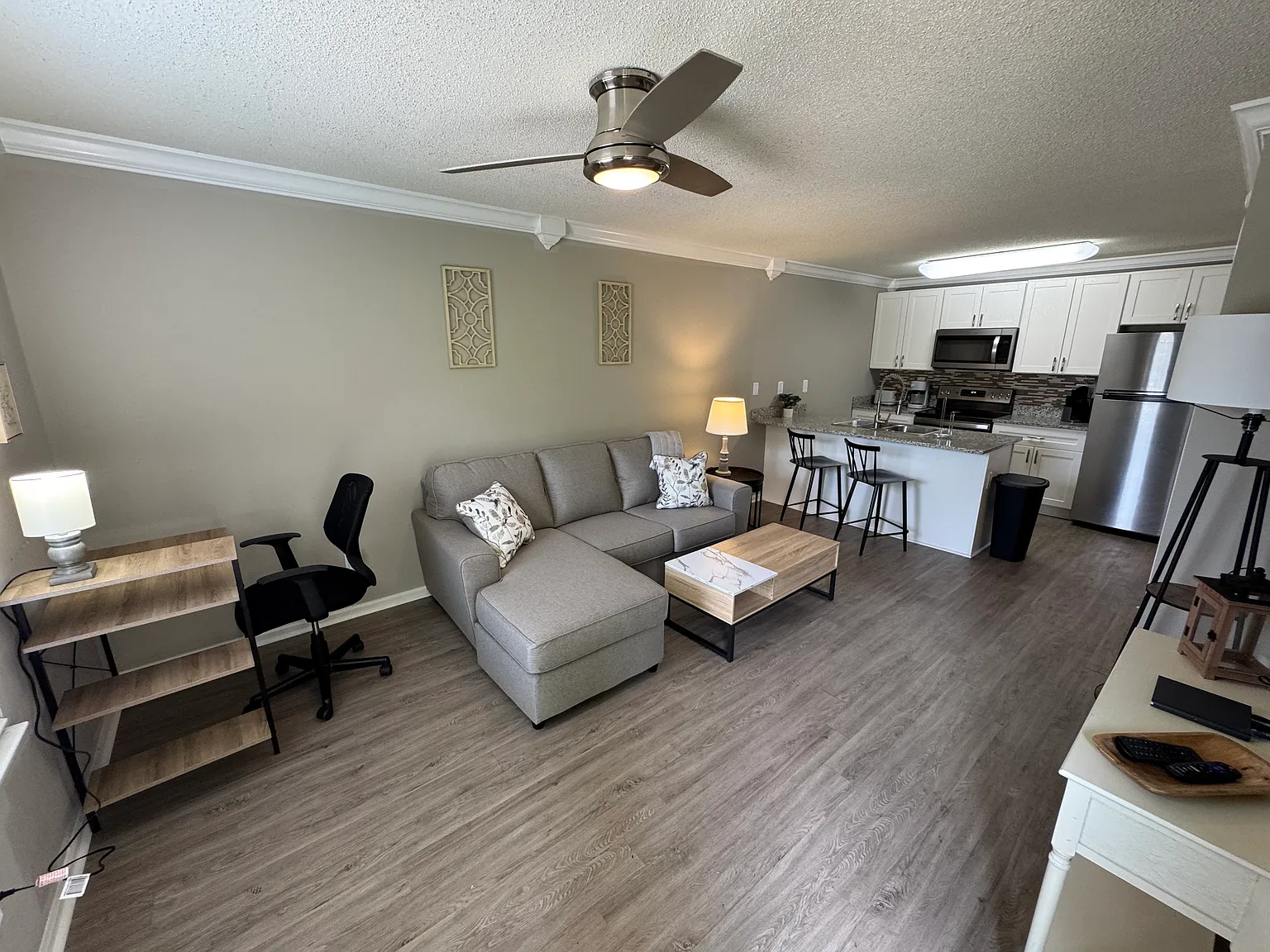 180 W Dublin Dr — photo 10