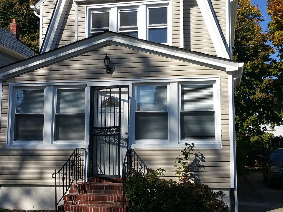 1st image of 209-33 Bardwell Ave