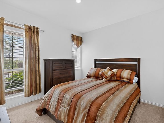 5th image of 3401 Kingsview Dr
