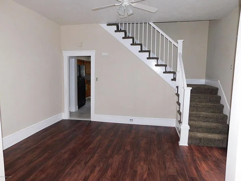 270 Wright Ave — Photo 4