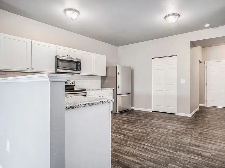 611 W Marion St #8 — Photo 8