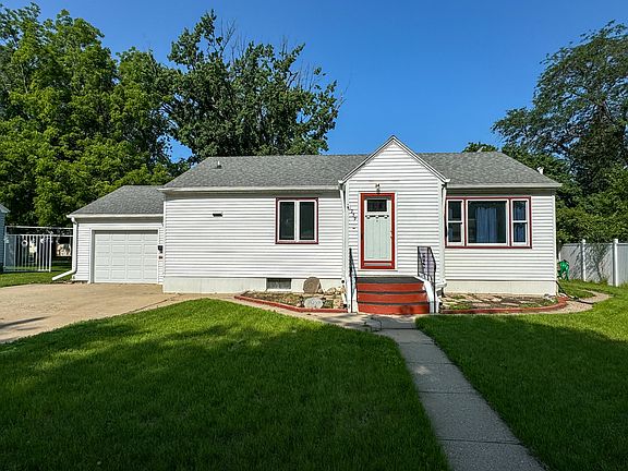2nd image of 1239 Beach Ave SE