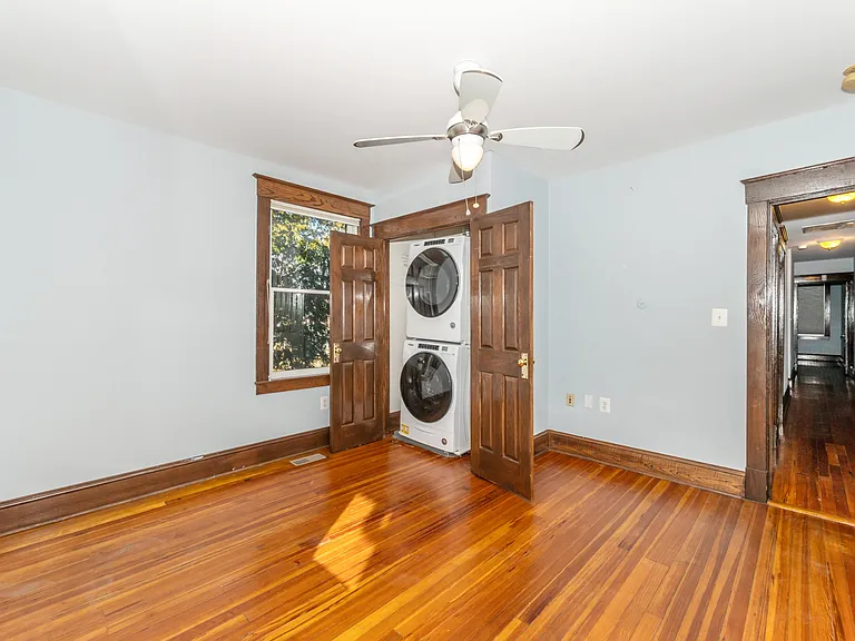 216 Washington St — Photo 4