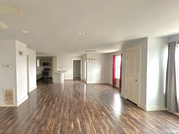 2nd image of 519 Enchanted River Dr