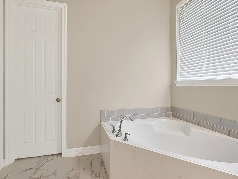 4018 Martin Ridge Dr — Photo 26