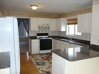 Kitchen comes with all the appliances