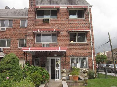 21-02 Hoyt Avenue, Long Island City, NY, 11102