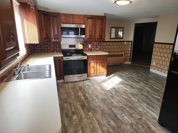 586 Franklin St #1, Worcester, MA 01604