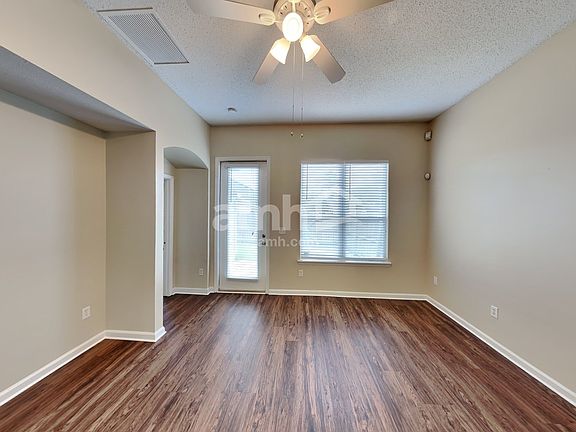 4th image of 2996 Centerwood Dr