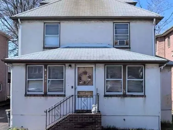 439 1st St, Palisades Park, NJ 07650