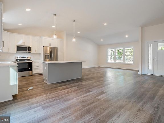 5th image of 34014 Indian Queen Ln