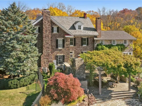 2332 Kunsman Rd, Quakertown, PA 18951