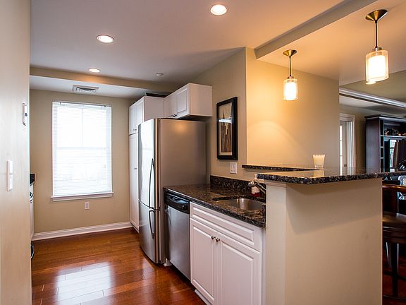 5th image of 10 Seaport Dr APT 2314