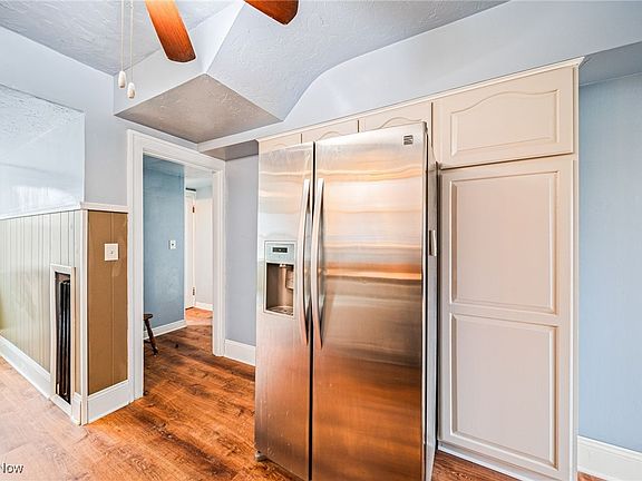 5th image of 21030 Edgecliff Dr