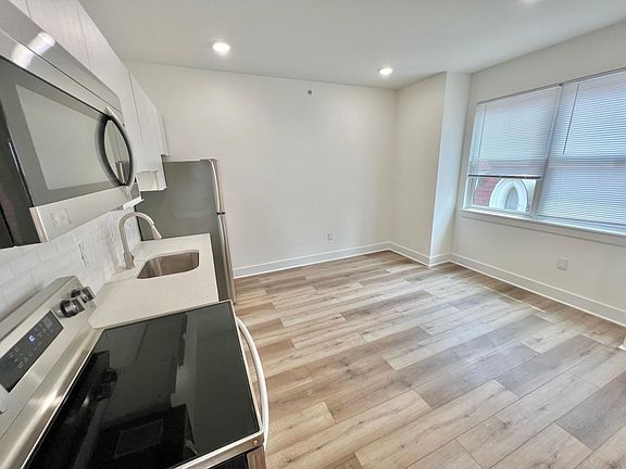 5th image of 4148 Parkside Ave #201