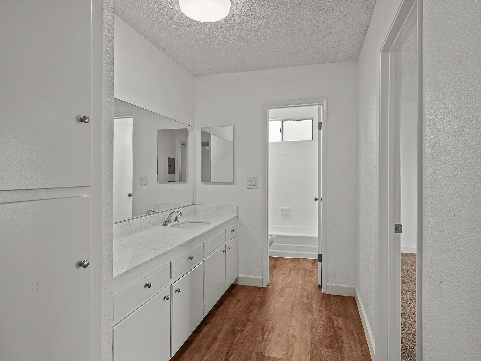 Crestview Apartments — Photo 4