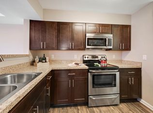 5707 Luxemburg St #5701104, North Bethesda, MD 20852