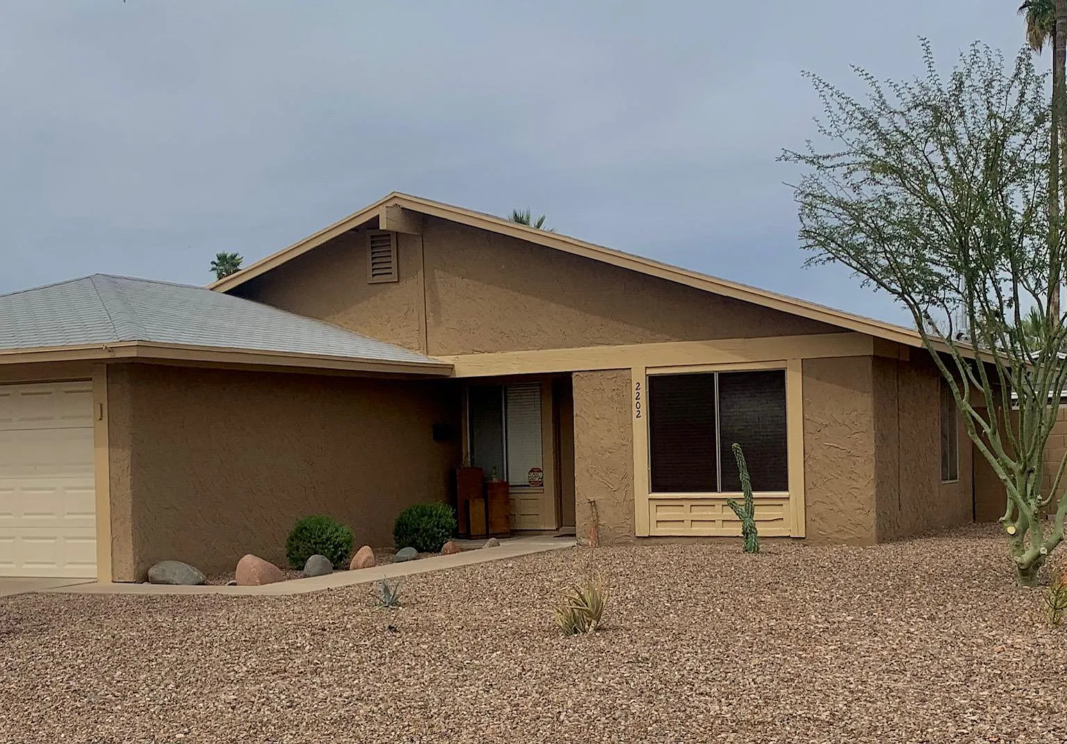 3 bed, 1105 sqft, $2,200 — Photo 1