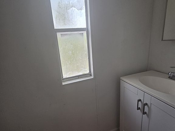 4th image of 18341 12th Ave