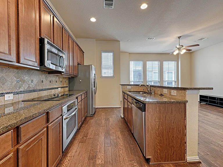 2326 Stutz Dr #117 — Photo 11