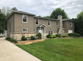 7919 Oakhurst Dr, Brecksville, OH 44141