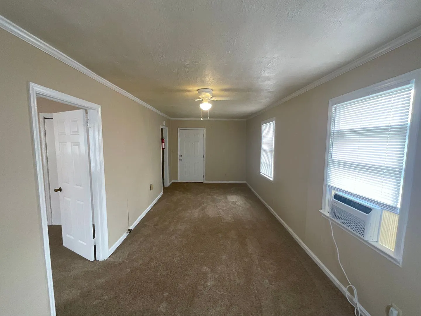 1548 1/2 Schley Street Upstairs Unit — Photo 3