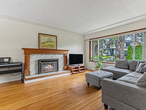 4th image of 1684 Cornell Ave