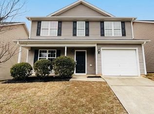 2812 Erinridge Rd, Raleigh, NC 27610