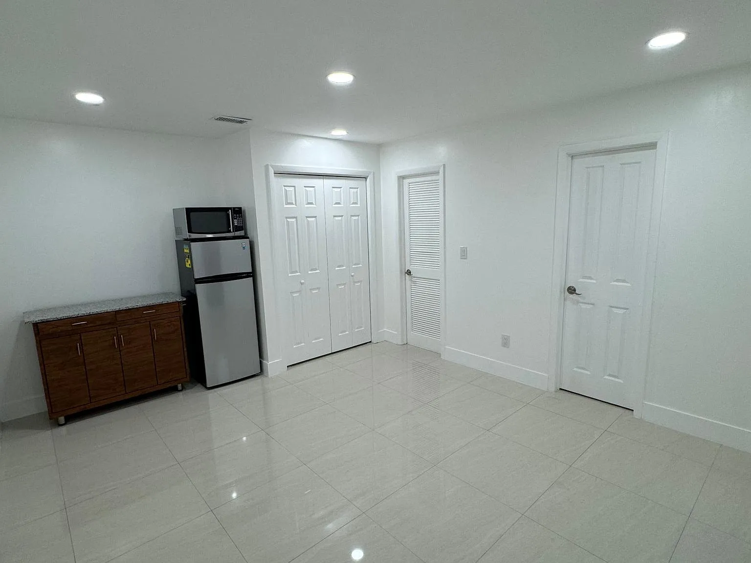 11032 SW 5th St — Photo 2